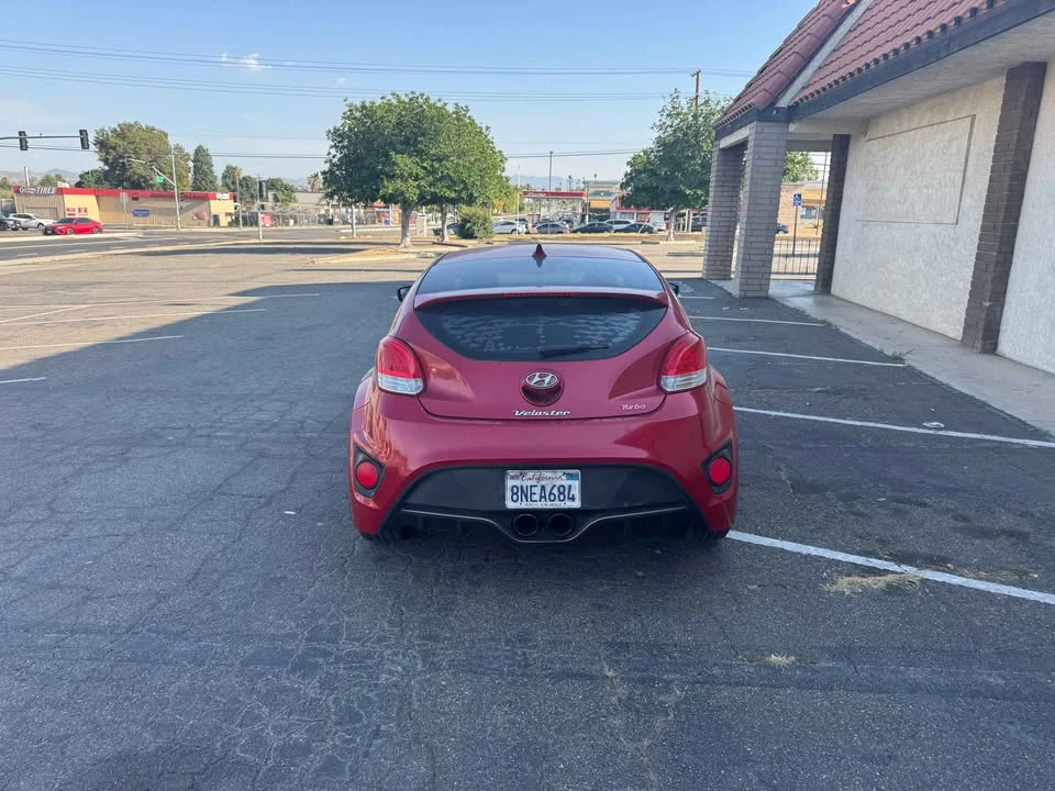 2016 Hyundai Veloster - Image 2 of 10