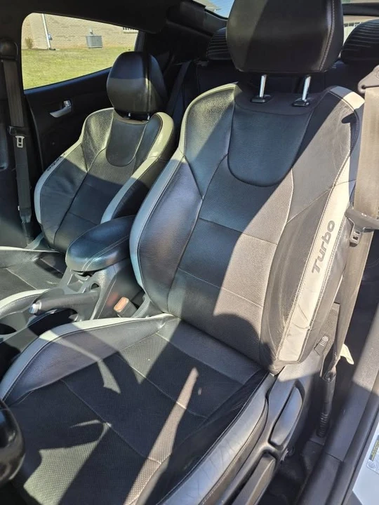 2016 Hyundai Veloster - Image 16 of 20