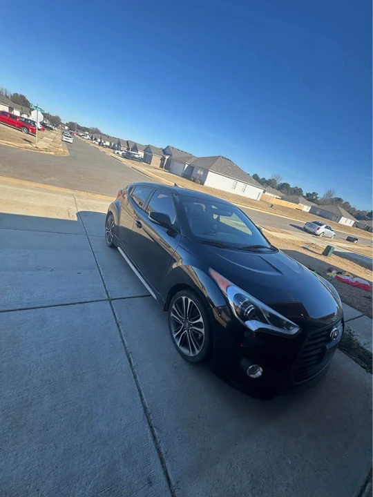 2016 Hyundai Veloster - Image 2 of 6