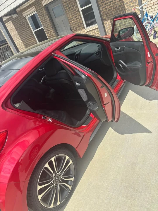 2016 Hyundai Veloster - Image 4 of 8