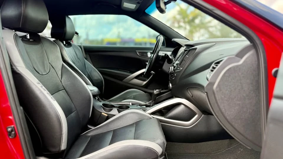 2016 Hyundai Veloster - Image 18 of 18