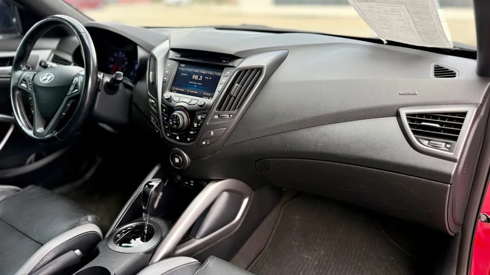 2016 Hyundai Veloster - Image 16 of 18