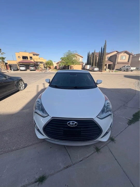 2016 Hyundai Veloster - Image 9 of 10