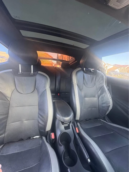 2016 Hyundai Veloster - Image 10 of 10