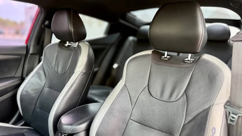 2016 Hyundai Veloster - Image 13 of 18