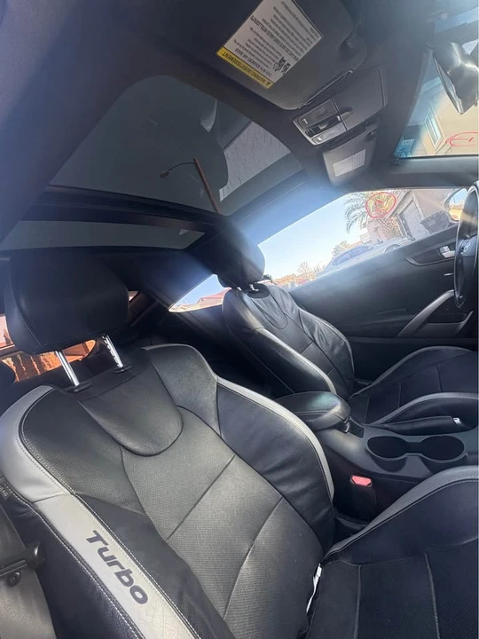 2016 Hyundai Veloster - Image 5 of 10