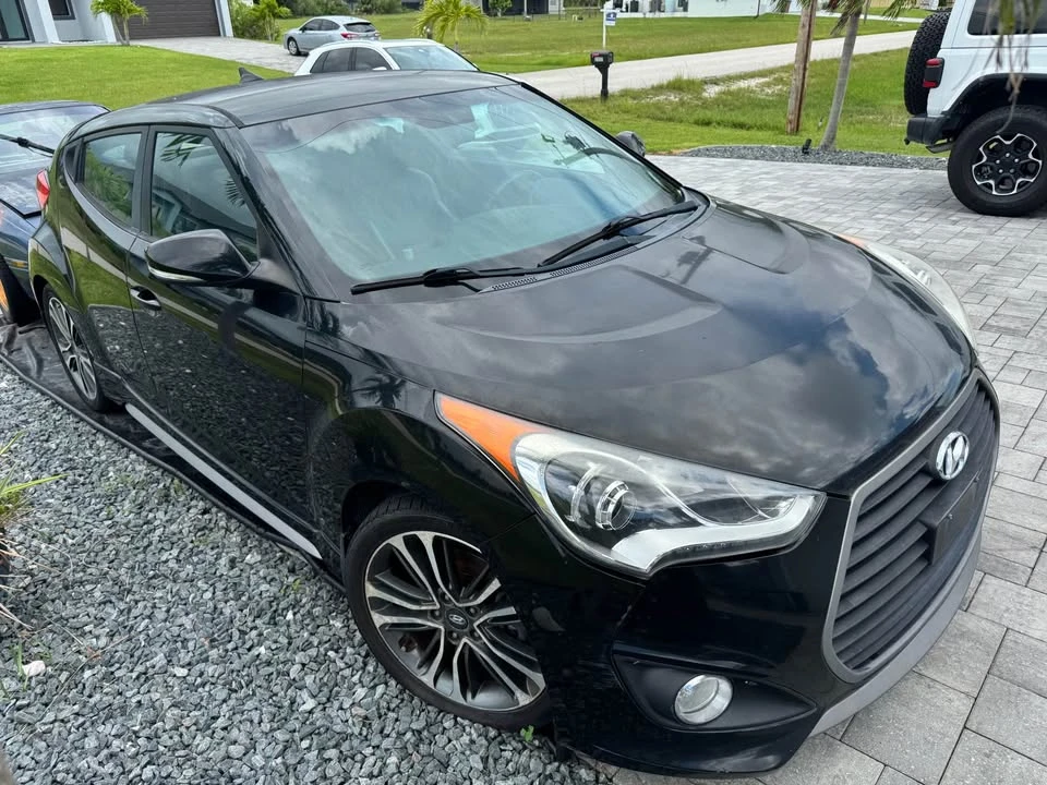 2016 Hyundai Veloster - Image 2 of 8