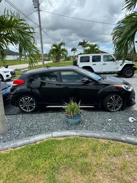 2016 Hyundai Veloster - Image 3 of 8