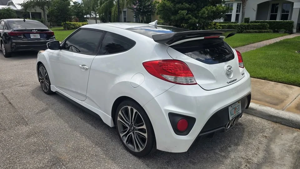 2016 Hyundai Veloster - Image 2 of 6