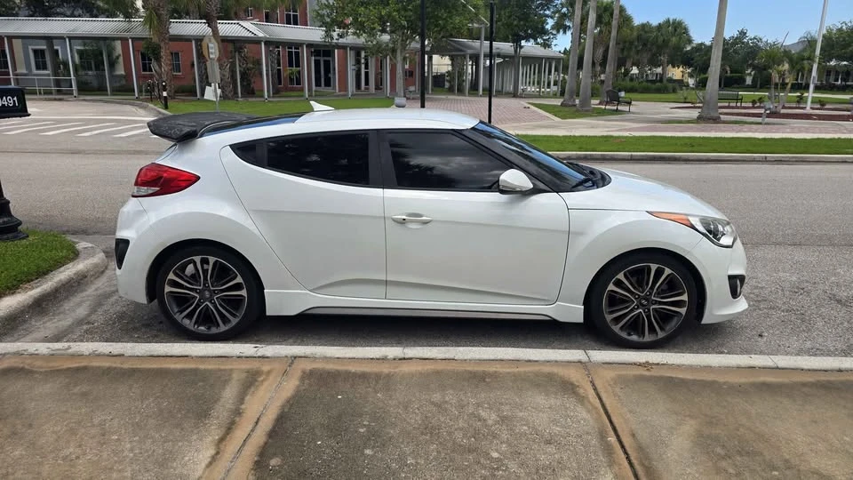 2016 Hyundai Veloster - Image 4 of 6