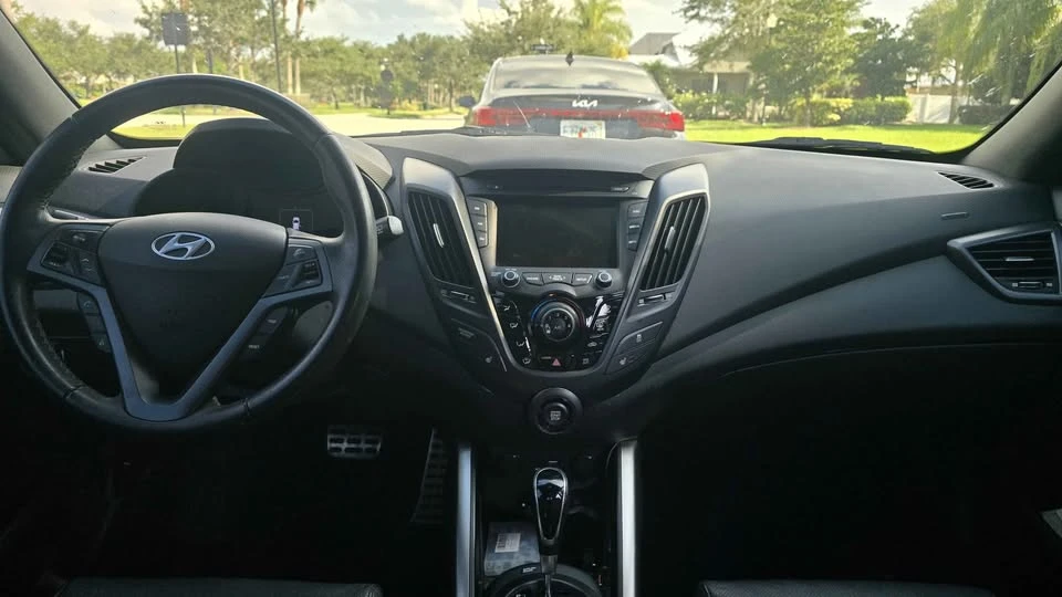 2016 Hyundai Veloster - Image 5 of 6