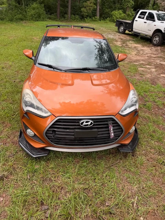 2016 Hyundai Veloster - Image 2 of 4
