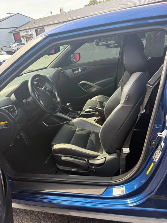 2016 Hyundai Veloster - Image 7 of 8