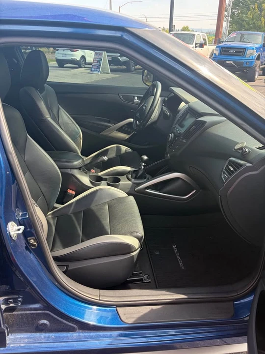 2016 Hyundai Veloster - Image 4 of 8