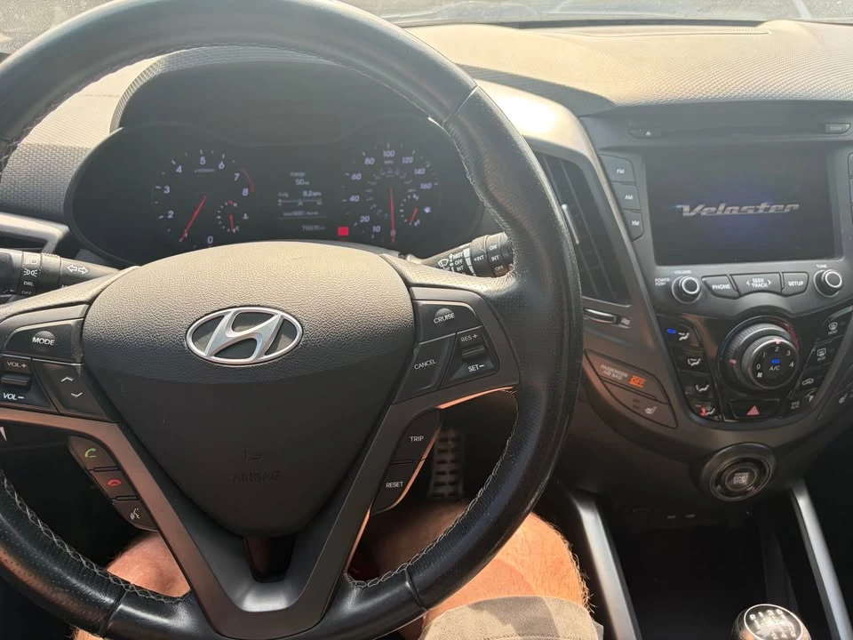 2016 Hyundai Veloster - Image 8 of 8