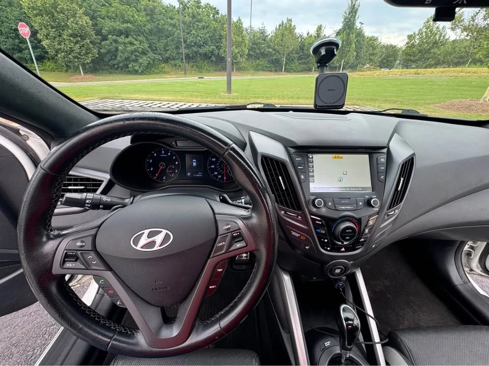 2016 Hyundai Veloster - Image 16 of 17