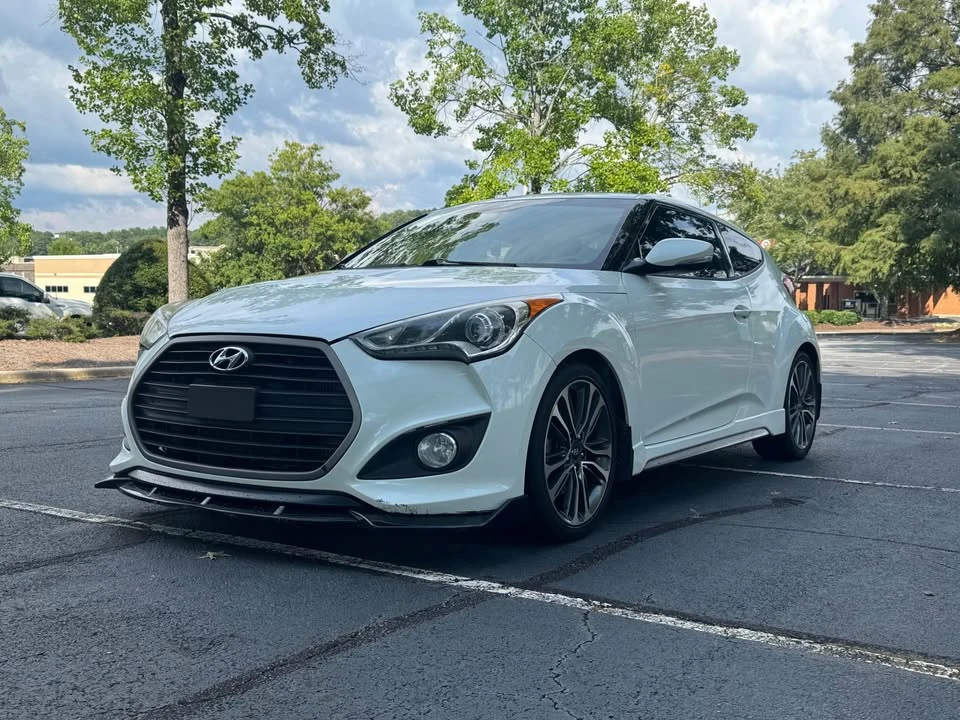 2016 Hyundai Veloster - Image 2 of 17
