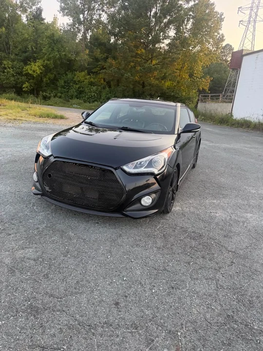 2016 Hyundai Veloster - Image 2 of 9