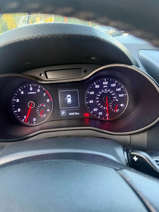 2016 Hyundai Veloster - Image 5 of 9
