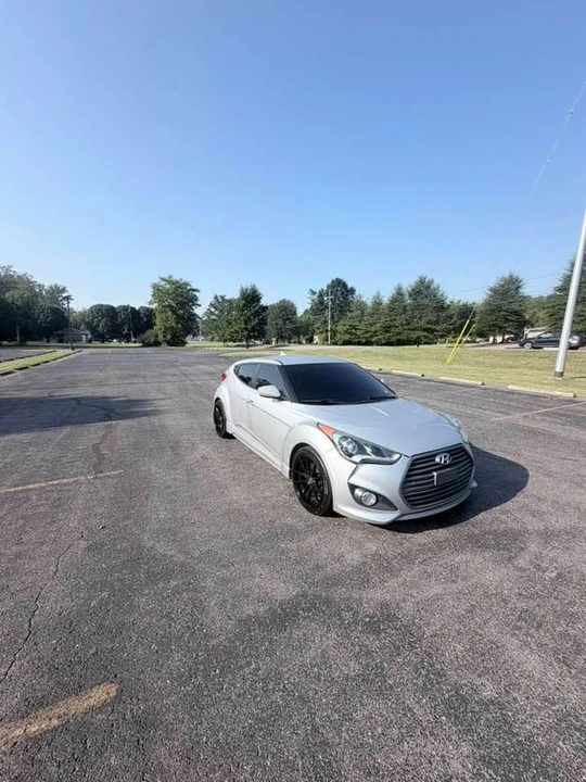2016 Hyundai Veloster - Image 2 of 14