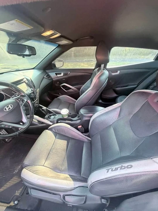 2016 Hyundai Veloster - Image 7 of 14