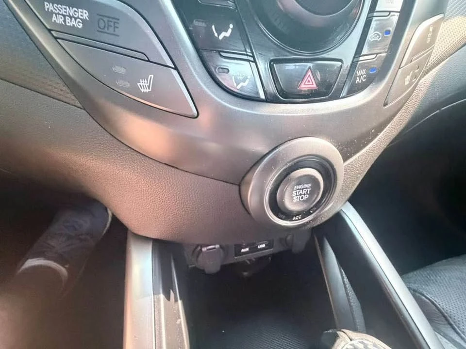2016 Hyundai Veloster - Image 8 of 14