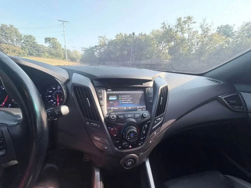 2016 Hyundai Veloster - Image 9 of 14