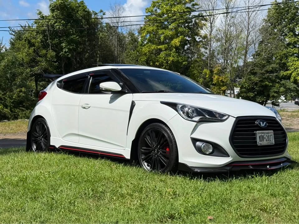 2016 Hyundai Veloster - Image 2 of 11