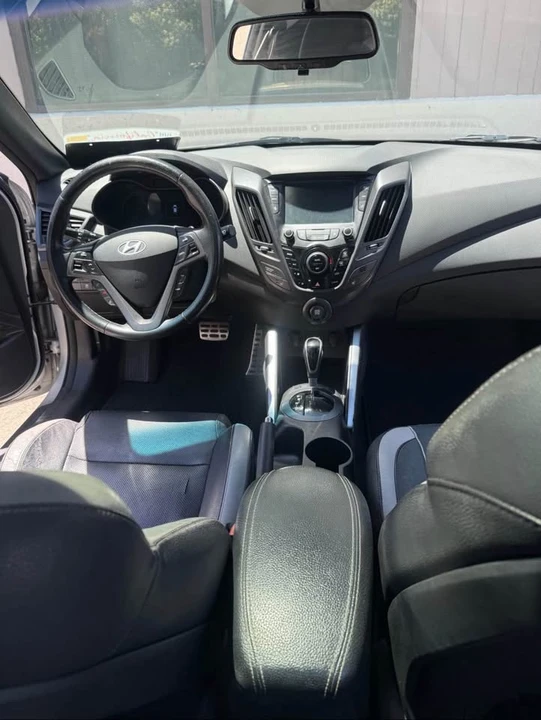 2016 Hyundai Veloster - Image 12 of 15