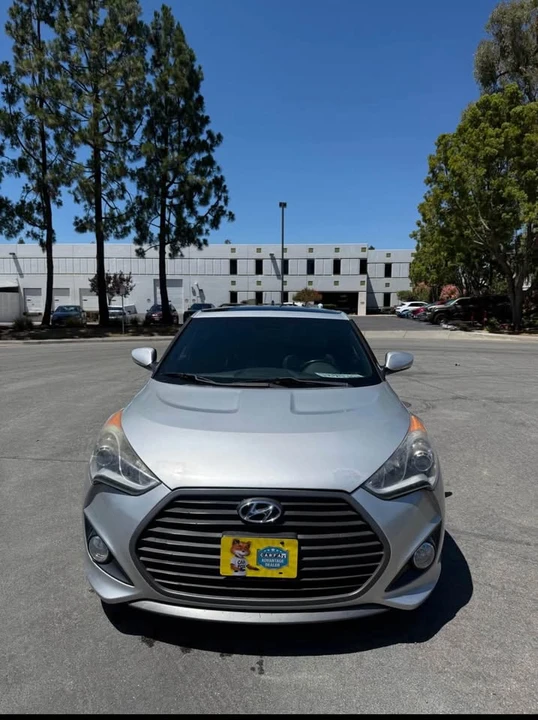 2016 Hyundai Veloster - Image 2 of 15