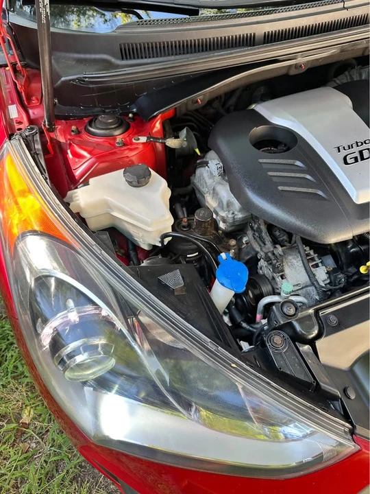 2016 Hyundai Veloster - Image 2 of 10