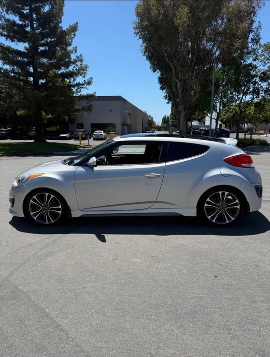 2016 Hyundai Veloster - Image 6 of 15