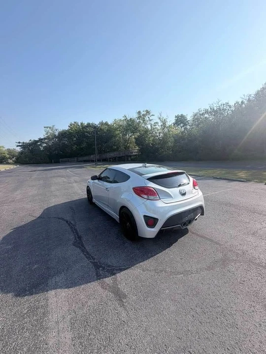2016 Hyundai Veloster - Image 6 of 14