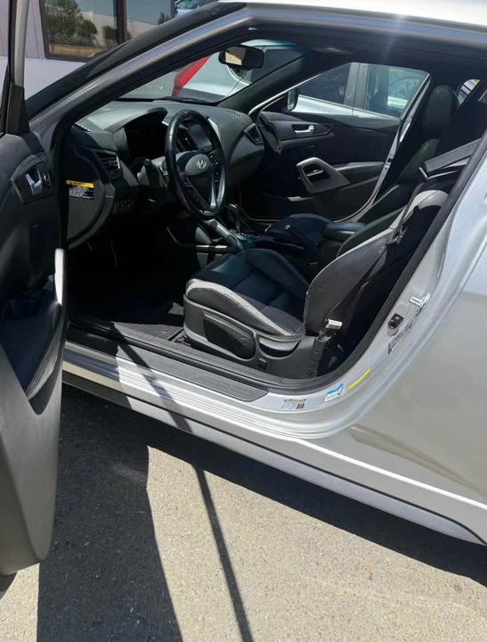 2016 Hyundai Veloster - Image 15 of 15