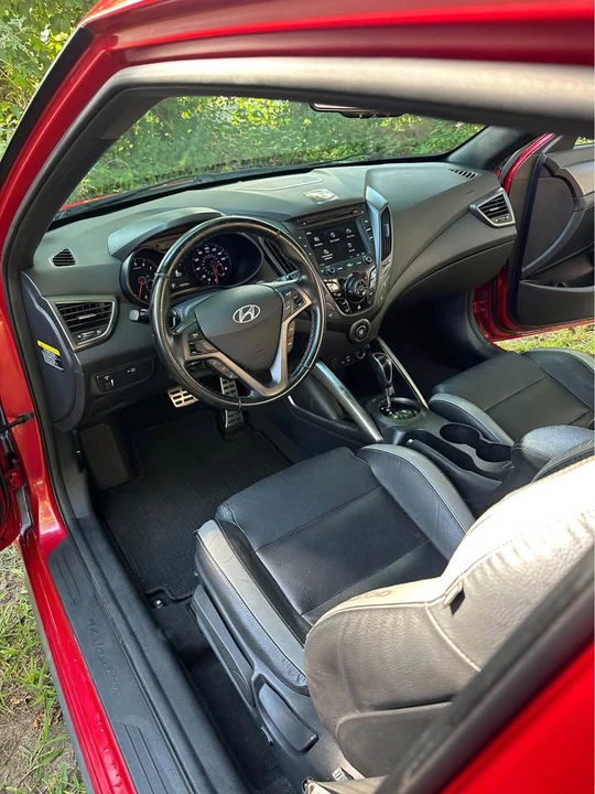 2016 Hyundai Veloster - Image 6 of 10