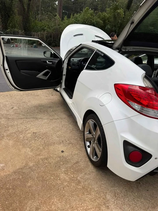 2016 Hyundai Veloster - Image 2 of 5
