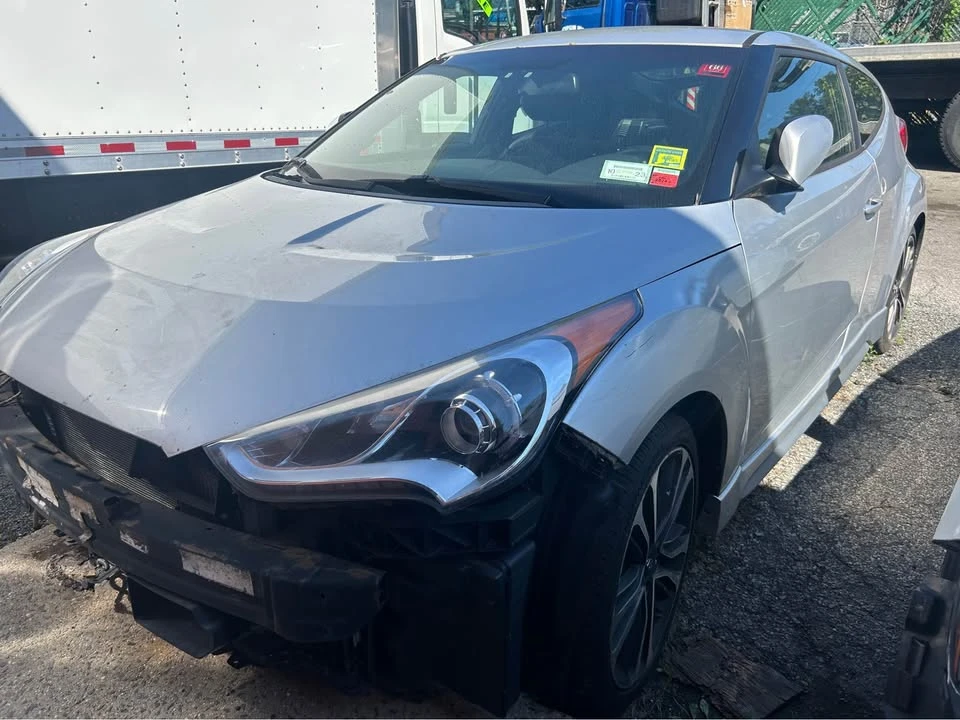 2016 Hyundai Veloster - Image 2 of 5