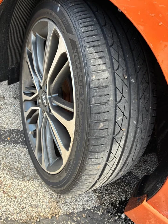 2016 Hyundai Veloster - Image 10 of 20