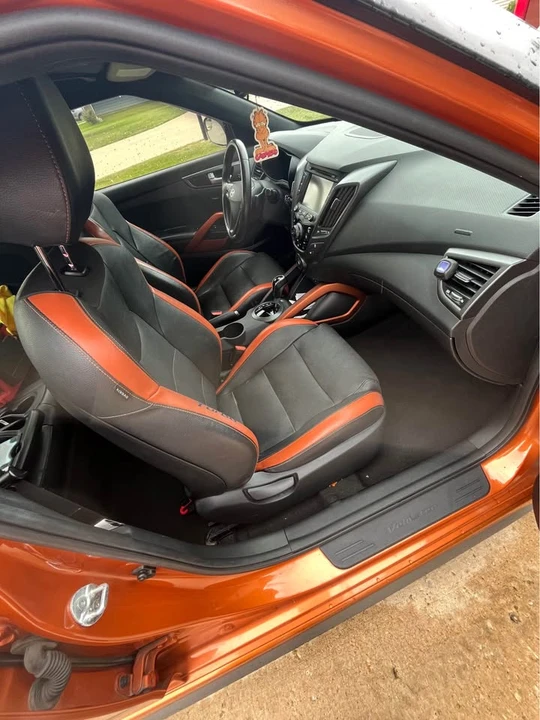 2016 Hyundai Veloster - Image 4 of 5