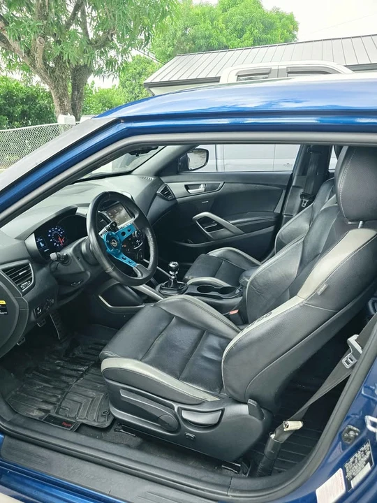 2016 Hyundai Veloster - Image 11 of 20
