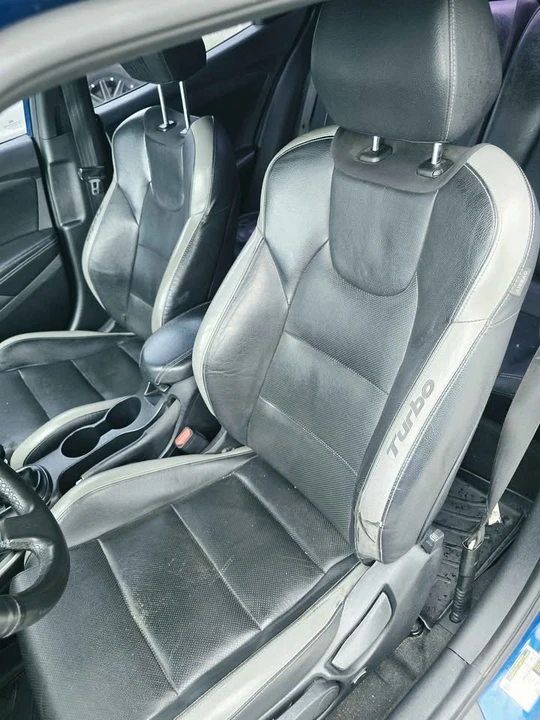 2016 Hyundai Veloster - Image 12 of 20