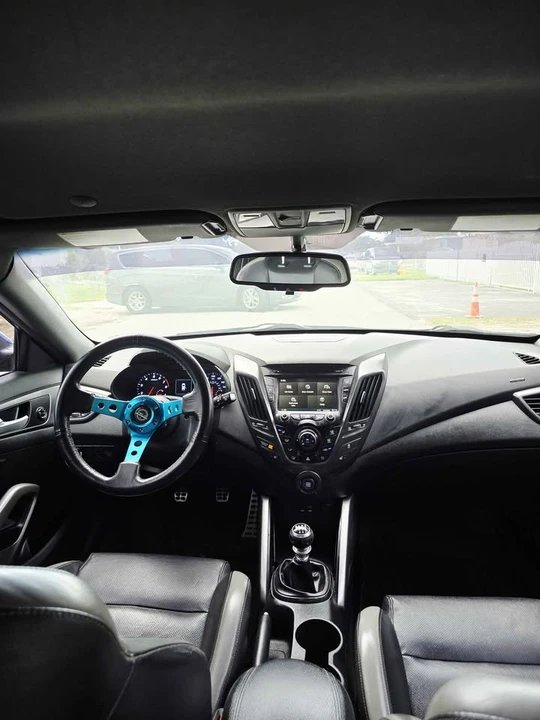 2016 Hyundai Veloster - Image 18 of 20