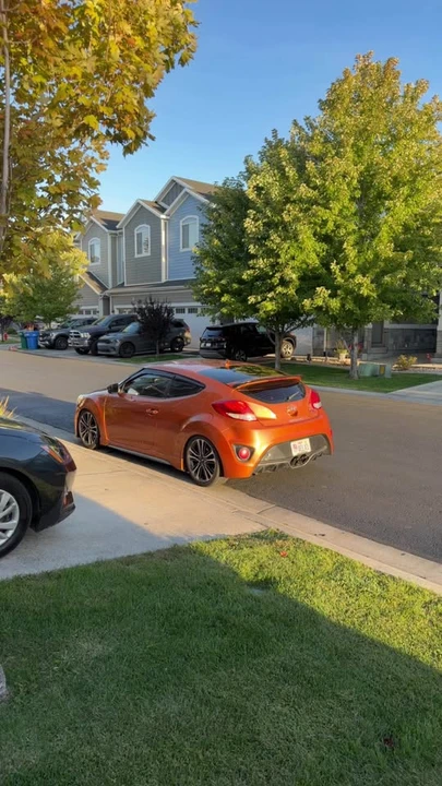2016 Hyundai Veloster - Image 5 of 11
