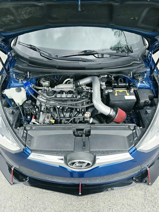 2016 Hyundai Veloster - Image 2 of 20