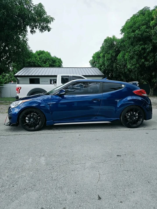 2016 Hyundai Veloster - Image 8 of 20