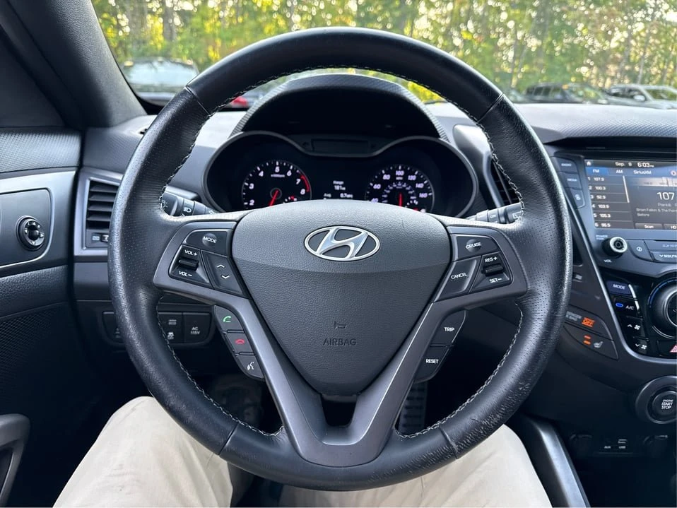 2016 Hyundai Veloster - Image 15 of 20
