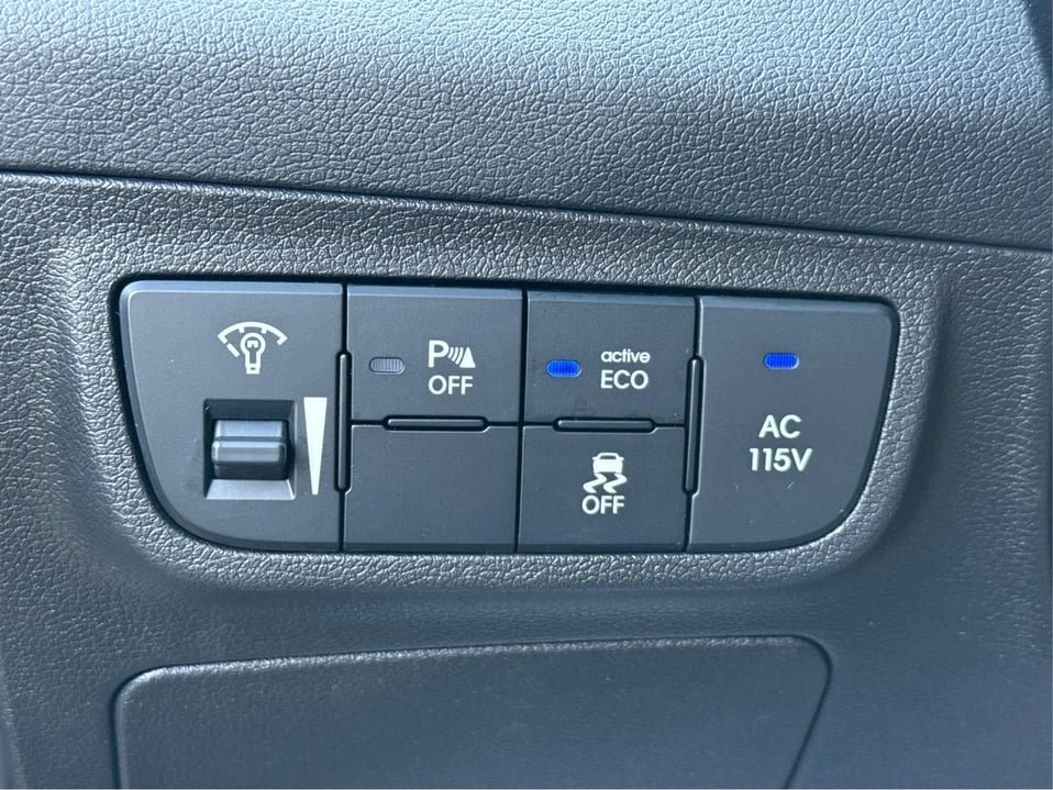 2016 Hyundai Veloster - Image 17 of 20