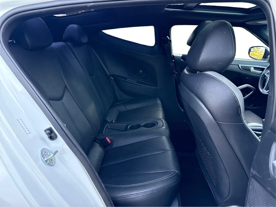 2016 Hyundai Veloster - Image 9 of 20