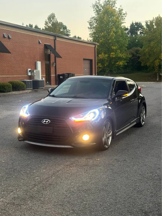 2016 Hyundai Veloster - Image 2 of 7