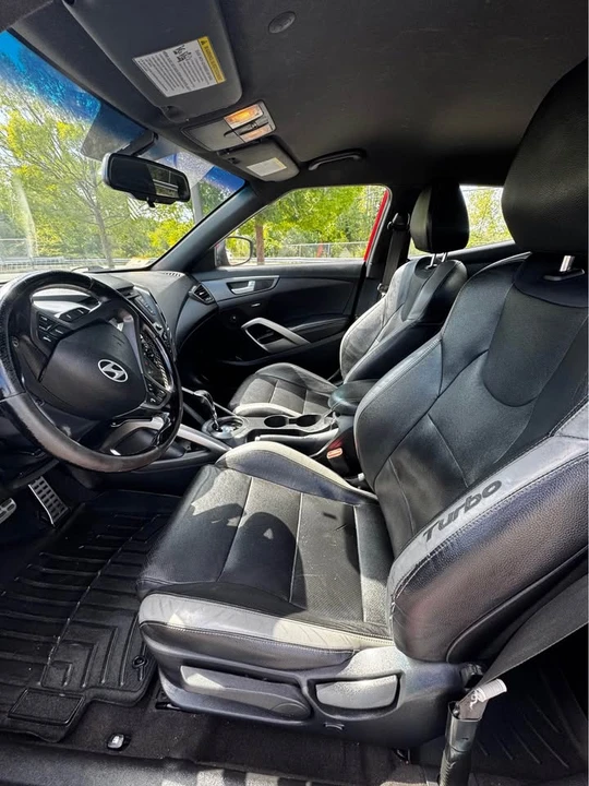 2016 Hyundai Veloster - Image 8 of 13